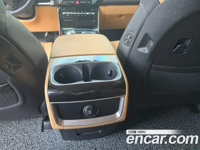 Kia Carnival 2023 — Фото 17/20