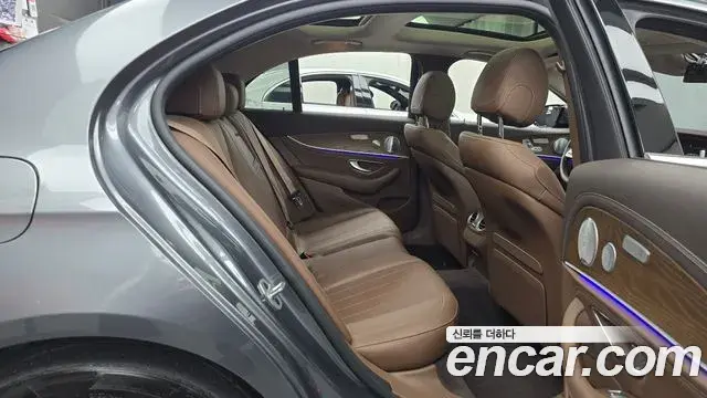 Mercedes-Benz E-Class 2019 — Фото 11/20