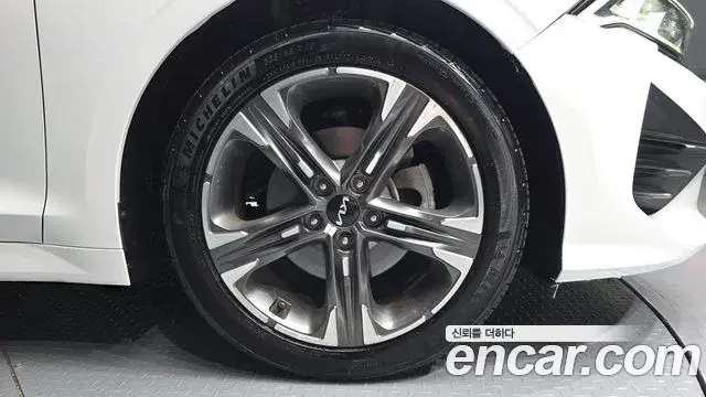 Kia K5 2022 — ფოტო 12/30