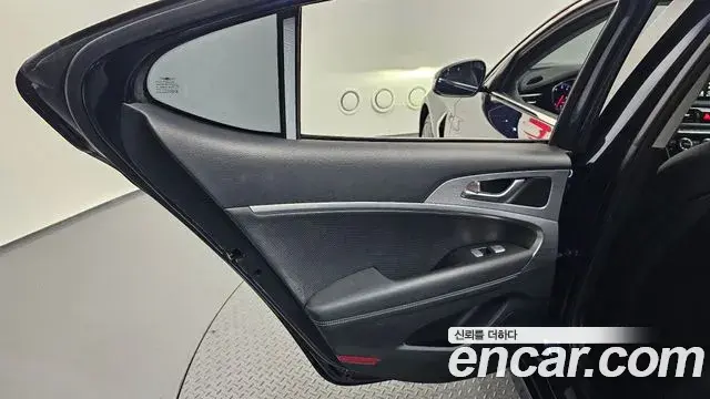 Genesis G70 2019 — ფოტო 14/33