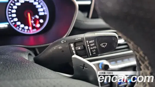 Genesis G70 2019 — ფოტო 25/33