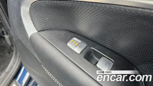 Genesis G70 2019 — ფოტო 7/33