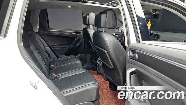 Volkswagen Tiguan 2018 — Photo 8/20