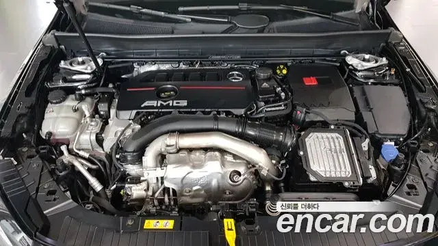 Mercedes-Benz GLB-Class 2025 — Фото 5/17