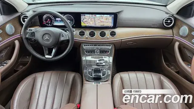 Mercedes-Benz E-Class 2018 — Фото 7/20