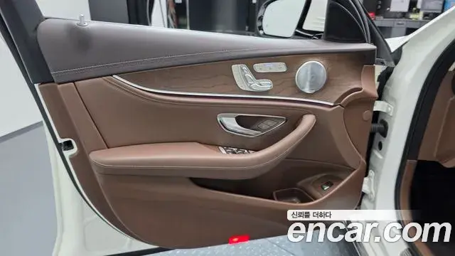 Mercedes-Benz E-Class 2018 — ფოტო 26/33