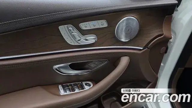 Mercedes-Benz E-Class 2018 — ფოტო 12/33