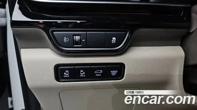 Kia Carnival 2024 — Фото 18/20