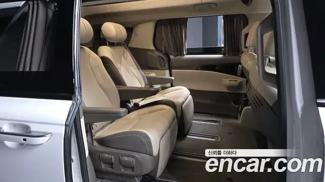 Kia Carnival 2024 — Фото 12/20