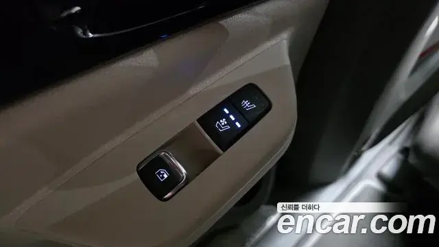 Kia Carnival 2024 — ფოტო 34/35