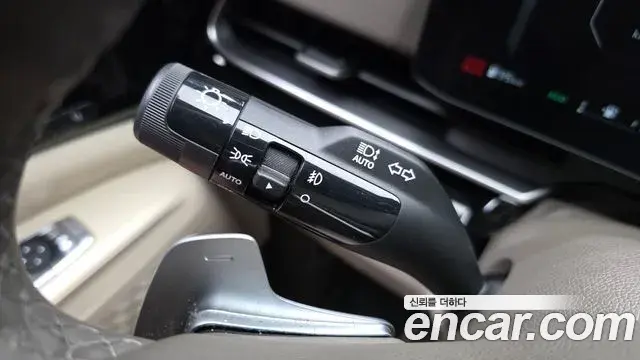 Kia Carnival 2024 — ფოტო 14/35