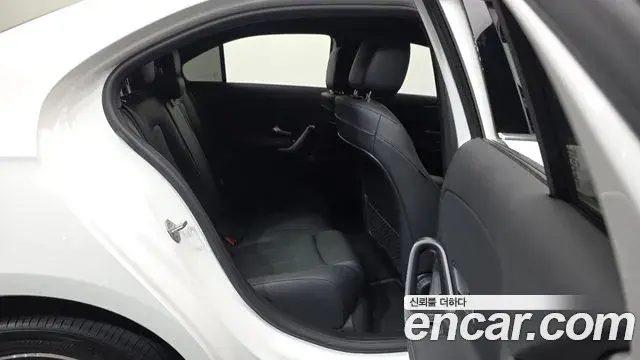 Mercedes-Benz A-Class 2021 — Şəkil 27/30