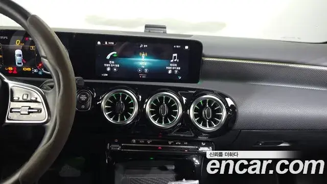 Mercedes-Benz A-Class 2021 — Şəkil 10/30