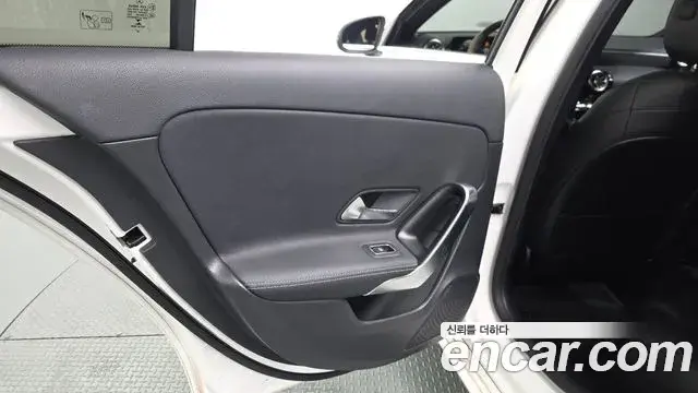 Mercedes-Benz A-Class 2021 — Şəkil 16/30