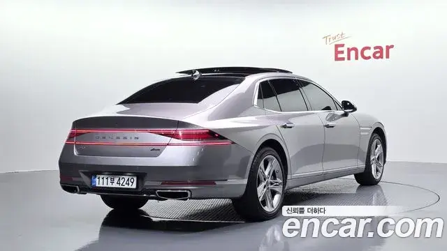 Genesis G90 2022 — Photo 15/20