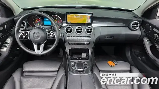 Mercedes-Benz C-Class 2019 — Şəkil 11/32