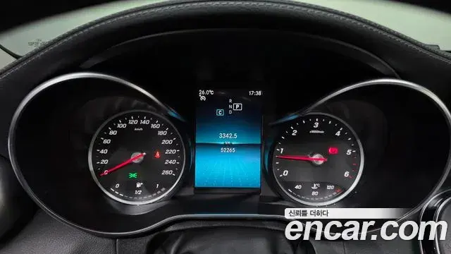 Mercedes-Benz C-Class 2019 — Şəkil 21/32