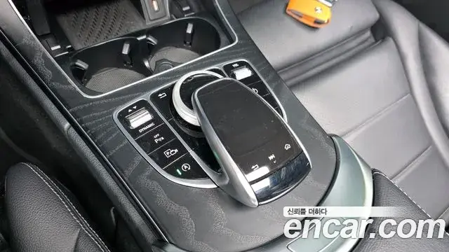 Mercedes-Benz C-Class 2019 — Şəkil 13/32