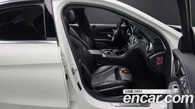 Mercedes-Benz C-Class 2019 — Şəkil 1/32