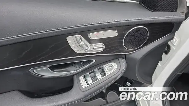 Mercedes-Benz C-Class 2019 — Şəkil 16/32