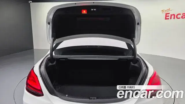 Mercedes-Benz C-Class 2019 — Şəkil 7/32