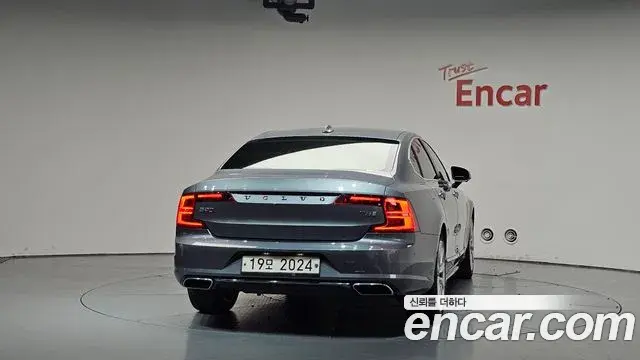 Volvo S90 2019 — Şəkil 13/34