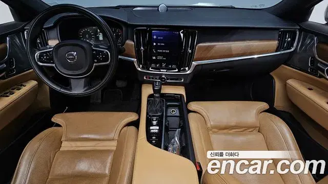 Volvo S90 2019 — Şəkil 28/34