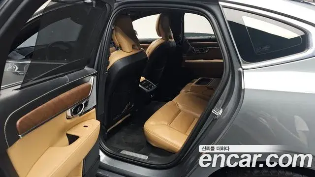 Volvo S90 2019 — Şəkil 17/34