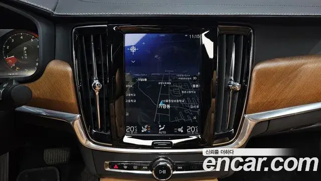 Volvo S90 2019 — Şəkil 32/34