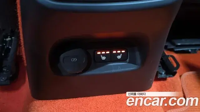 Volvo XC40 2020 — ფოტო 11/37