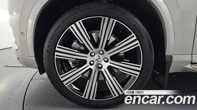 Volvo XC90 2022 — ფოტო 2/41