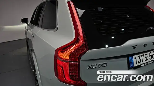 Volvo XC90 2022 — ფოტო 6/41