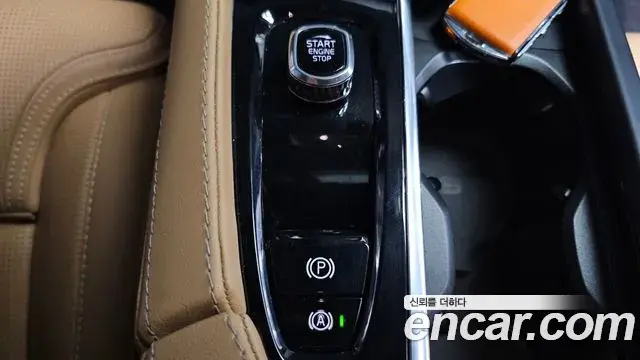 Volvo XC90 2022 — ფოტო 28/41