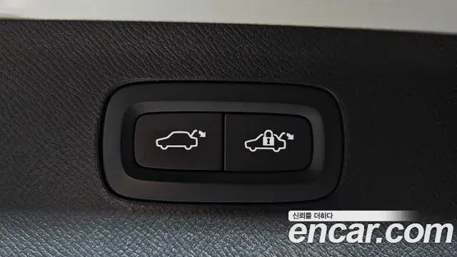 Volvo XC90 2022 — ფოტო 15/41