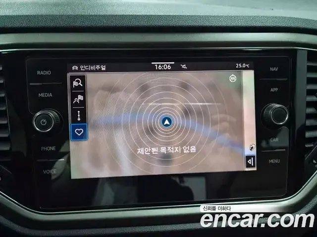 Volkswagen T-Roc 2021 — Photo 18/20