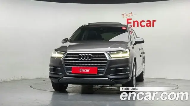 Audi Q7 2019 — Фото 2/20