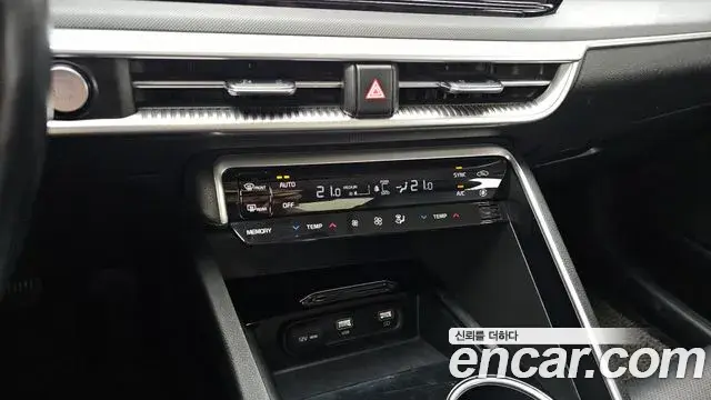 Kia K5 2020 — Photo 11/32