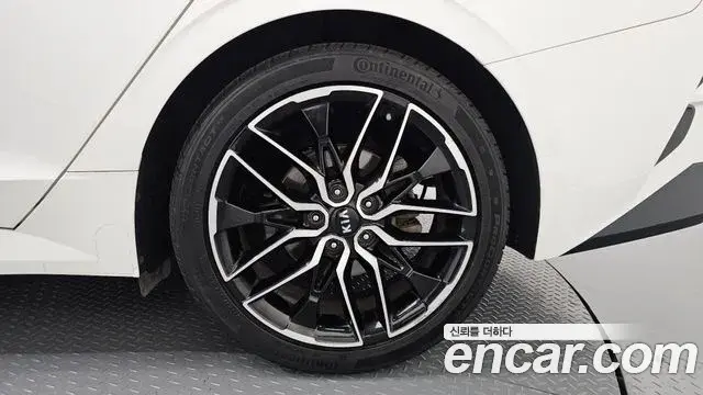 Kia K5 2020 — Photo 28/32
