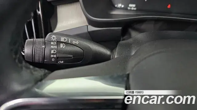 Volvo XC40 2022 — Şəkil 10/31