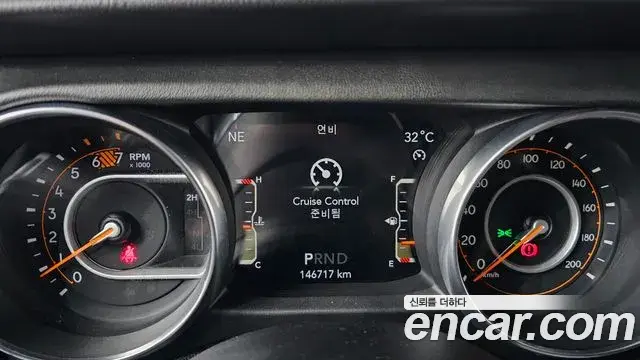 Jeep Wrangler 2018 — Şəkil 7/20