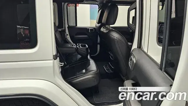 Jeep Wrangler 2018 — Şəkil 5/20