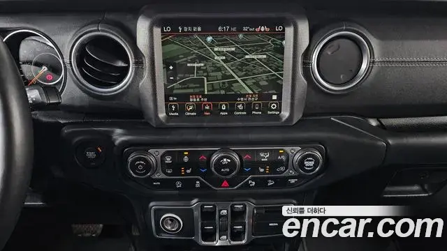 Jeep Wrangler 2018 — Şəkil 12/20