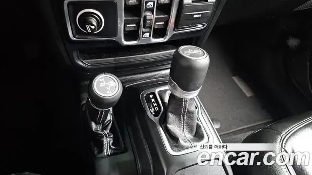 Jeep Wrangler 2019 — Фото 9/20