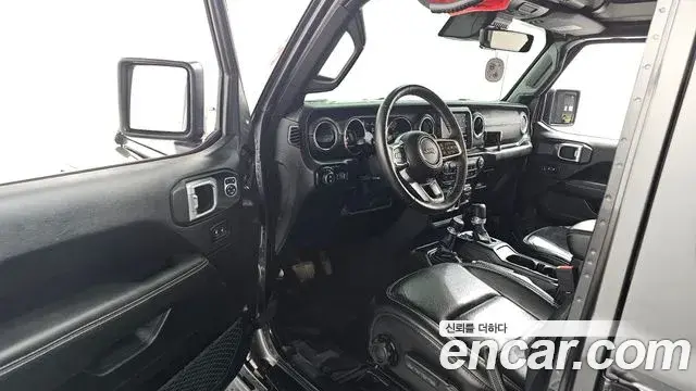 Jeep Wrangler 2019 — Фото 10/20