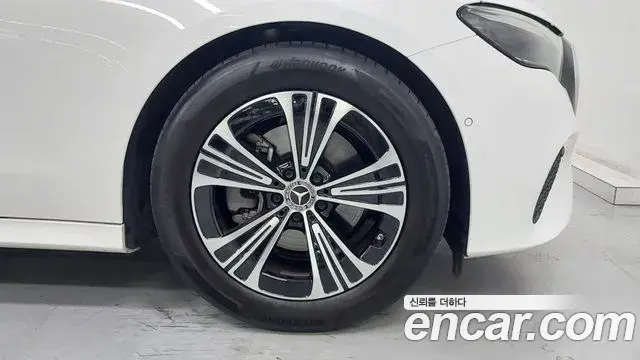 Mercedes-Benz E-Class 2025 — Şəkil 20/20