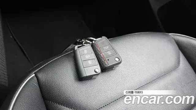 Volkswagen Tiguan 2023 — Şəkil 13/34