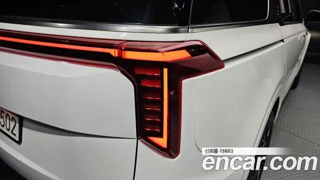 Kia Carnival 2024 — ფოტო 29/30