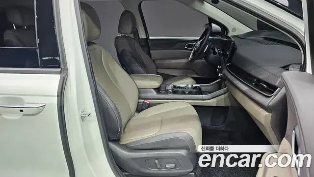 Kia Carnival 2024 — ფოტო 23/30