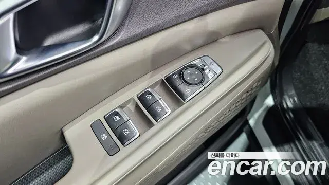 Kia Carnival 2024 — ფოტო 17/30