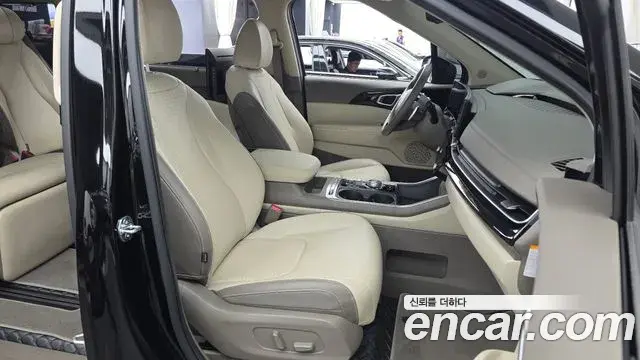 Kia Carnival 2024 — Photo 5/34